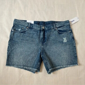 H&M NWT Woman’s Plus Size Mid-Rise Blue Jean Shorts US18